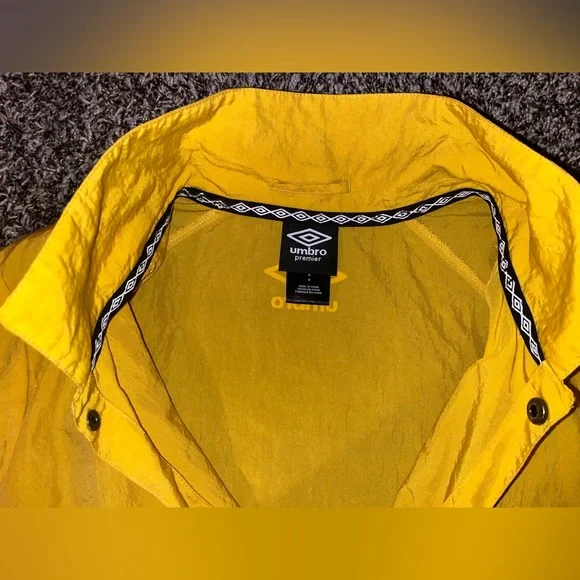 Umbro Yellow Jacket Windbreaker - Picture 2 of 3